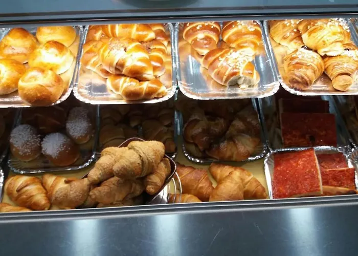 Miris Home Fast And Comfortable With Self Check In 8 Minutes Walk Near AirportHotel Napoli